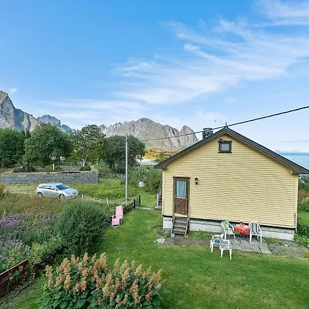 Holiday home Reinebringen