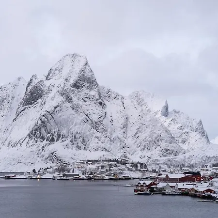 Reinebringen Holiday home *